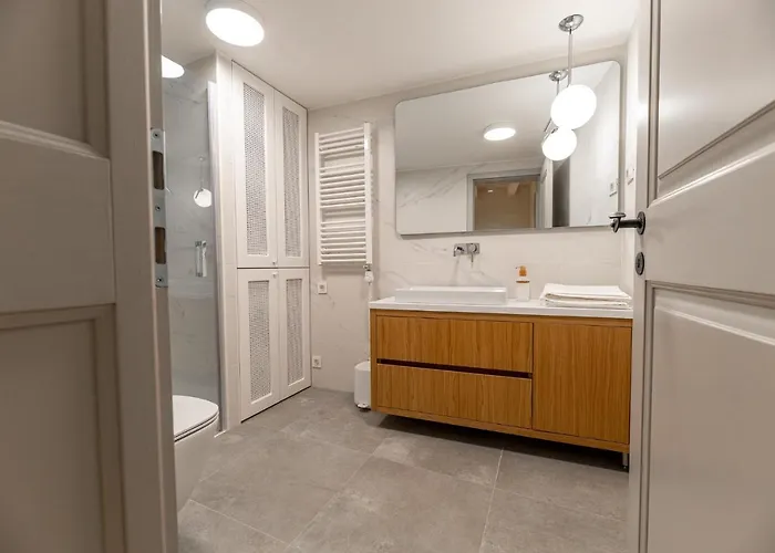 Superior 2 Bedroom Gabriela *